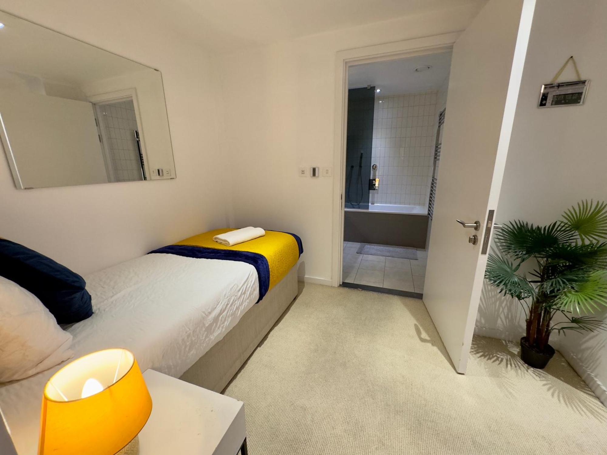 London Excel Cosy Apartment With Balcony & River View Close To O2 Arena, Cable Car, City Hall ภายนอก รูปภาพ